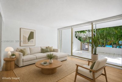 Comprar apartamento no Commodore Club West 103