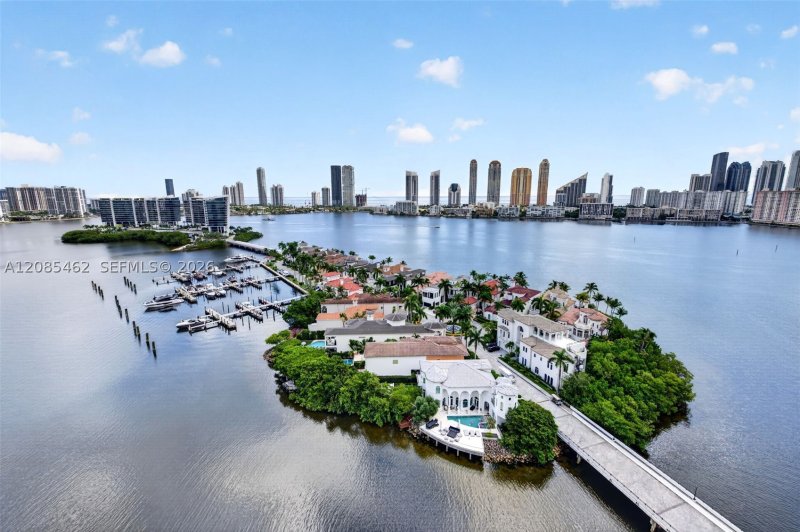 Condo for sale at Bella Mare 2104
