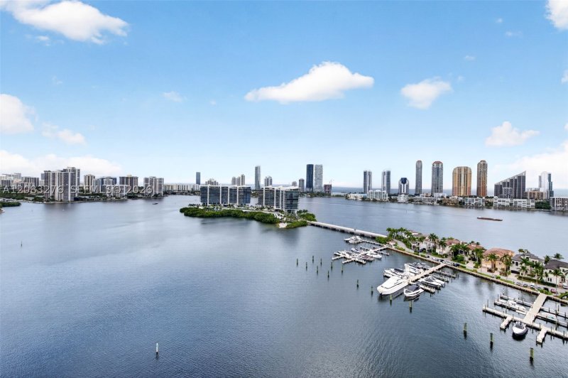 Condo for sale at 7000 Williams Island 2406