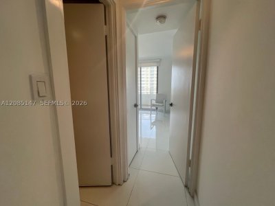 Aluguel de apartamento no Oceanside Plaza 9Y