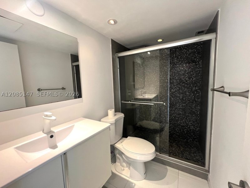 Apartment for rent at Oceanside Plaza 9Y