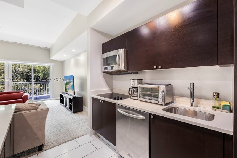 Condo for sale at The Blue Doral 1512