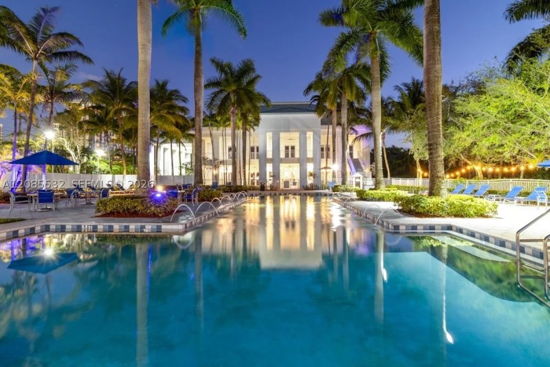 Condo for sale at The Blue Doral 1512