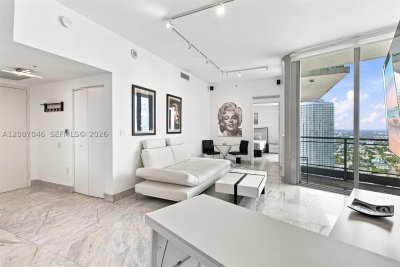 Aluguel de apartamento no Mint at Riverfront 5106