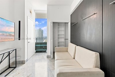 Aluguel de apartamento no Mint at Riverfront 5106
