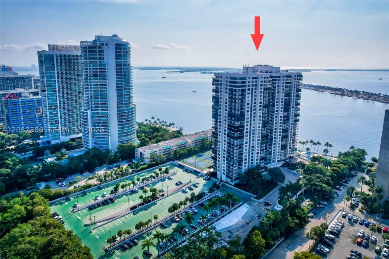 Apartment for rent at Brickell Bay Club 2814