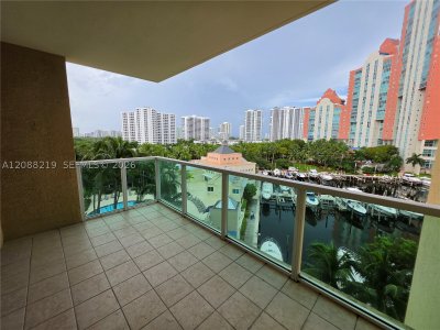 Comprar apartamento en Aventura Marina 705