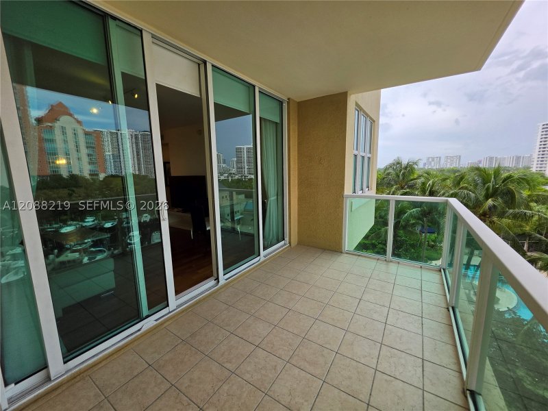 Comprar apartamento en Aventura Marina 705