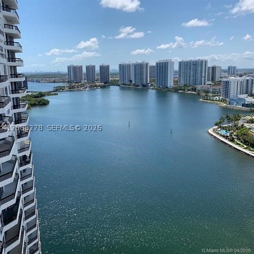 Aluguel de apartamento no Mystic Pointe 500 1903