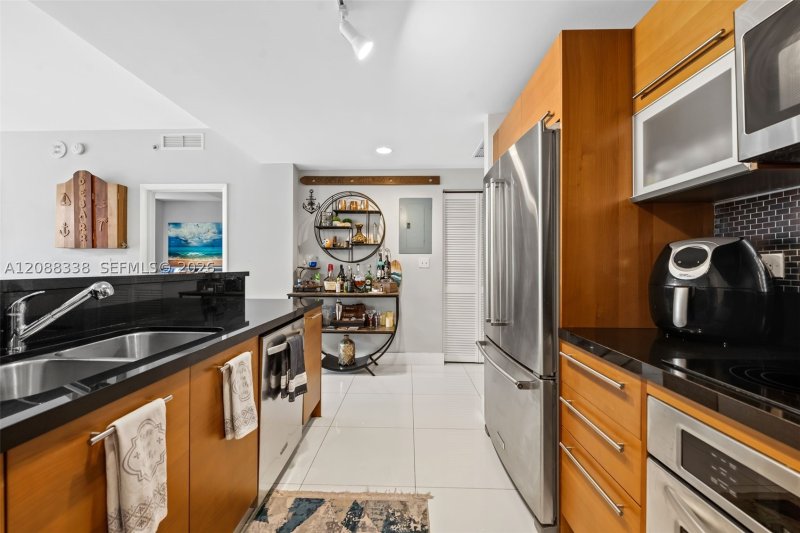 Condo for sale at Vizcayne South Tower 2501