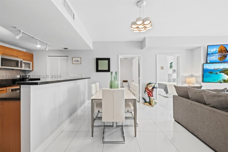 Condo for sale at Vizcayne South Tower 2501