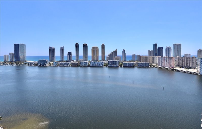 Condo for sale at 4000 Williams Island 2204