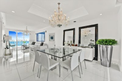 Comprar apartamento no Trump Tower Two 1606