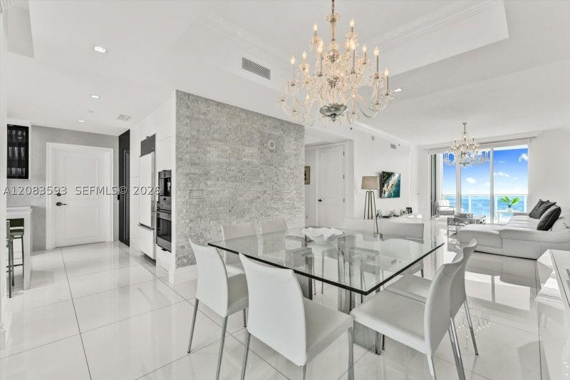 Comprar apartamento no Trump Tower Two 1606