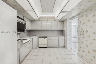 Comprar apartamento en Bayview Towers C402