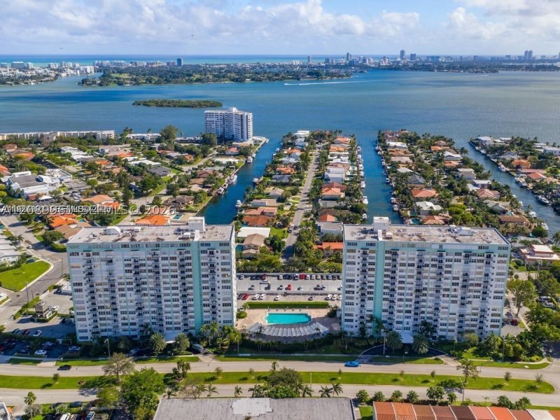 Condo for sale at Bayview Towers C402