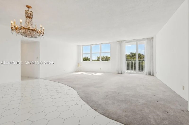 Condo for sale at Bayview Towers C402