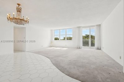 Comprar apartamento en Bayview Towers C402