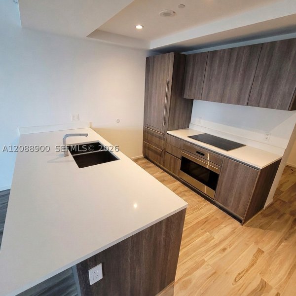 Comprar apartamento no SLS Lux Brickell 4108