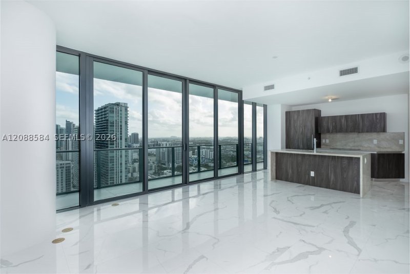 Condo for sale at Gran Paraiso 3101