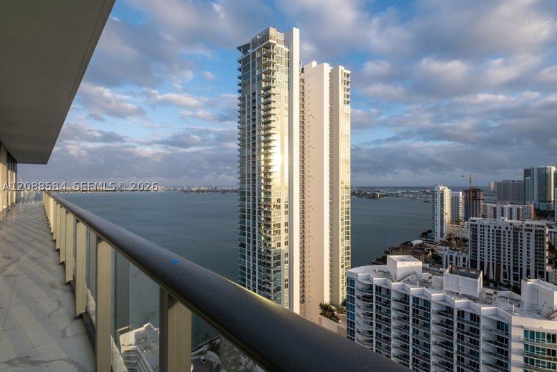 Condo for sale at Gran Paraiso 3101