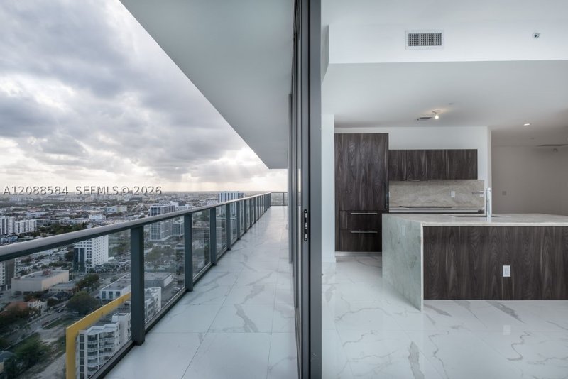 Condo for sale at Gran Paraiso 3101