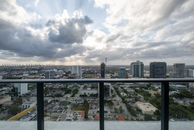 Condo for sale at Gran Paraiso 3101