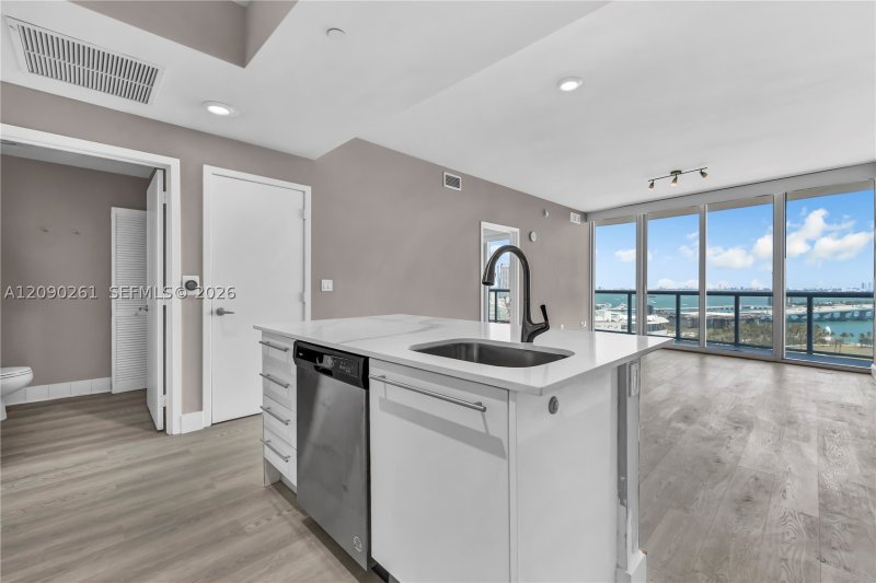 Condo for sale at Marina Blue 1710
