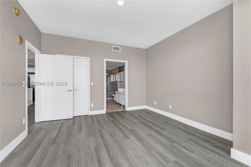 Condo for sale at Marina Blue 1710