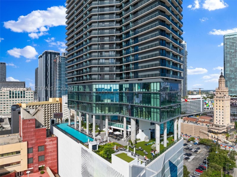 Condo for sale at The Elser Hotel and Residences 3805