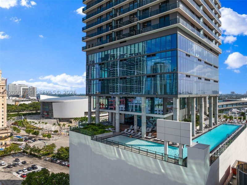 Condo for sale at The Elser Hotel and Residences 3805