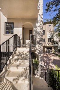 Comprar apartamento no Cloisters On The Bay 1204