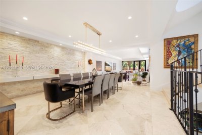 Comprar apartamento no Cloisters On The Bay 1204