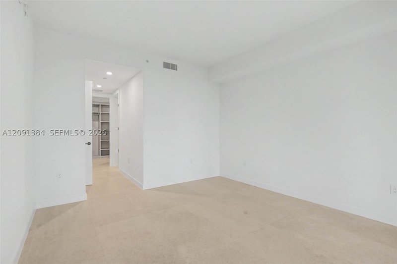 Condo for sale at 2200 Brickell 405