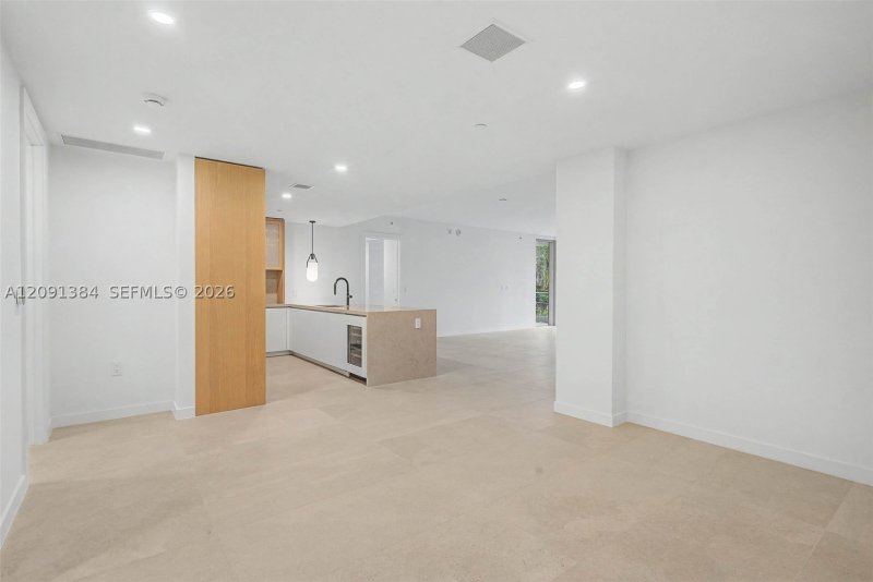 Condo for sale at 2200 Brickell 405