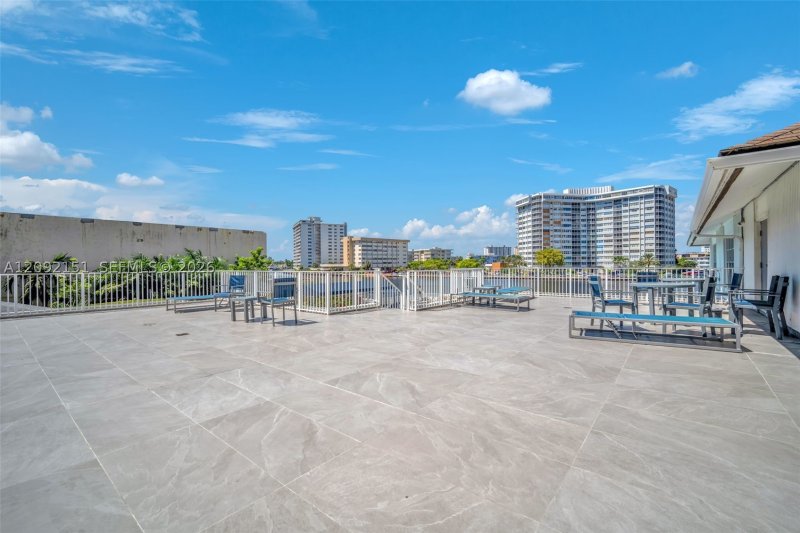 Condo for sale at Plaza Towers South PH3