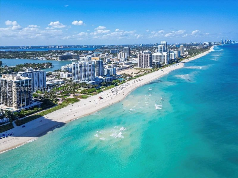 Condo for sale at Bel Aire 1505