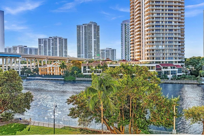 Comprar apartamento no Ocean View 421