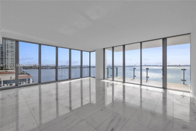 Comprar apartamento no Missoni Baia 901