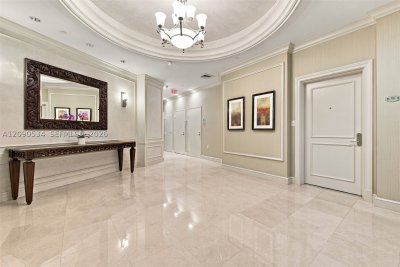 Comprar apartamento no Turnberry Village South 116