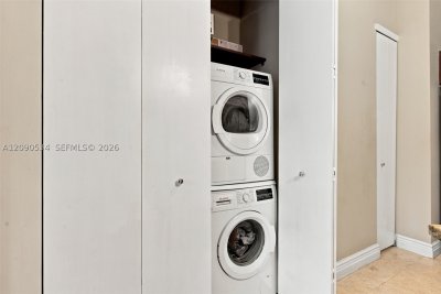Comprar apartamento no Turnberry Village South 116