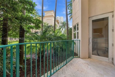 Comprar apartamento no Turnberry Village South 116