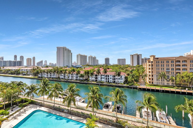 Condo for sale at Artech 122