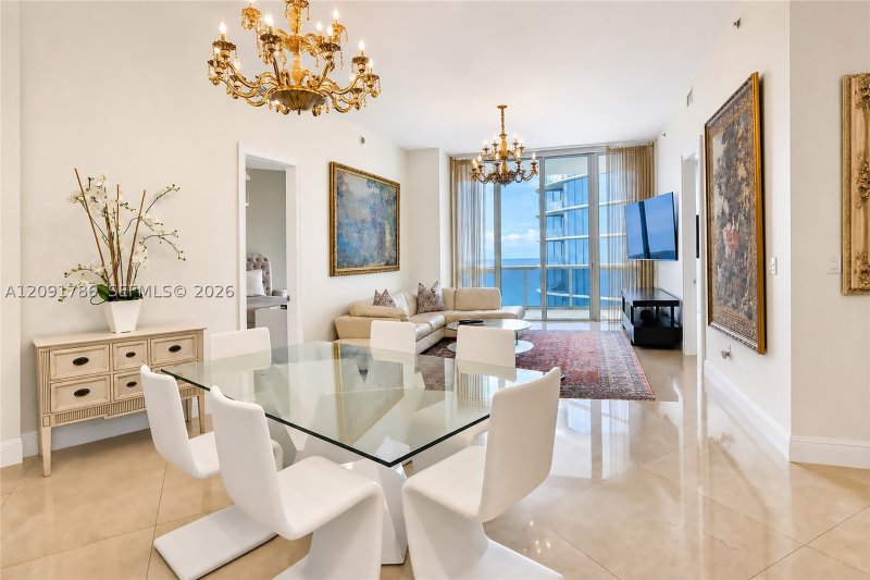 Comprar apartamento no Trump Tower Three 4007
