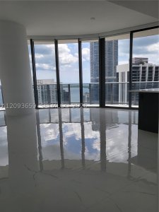 Comprar apartamento no Brickell Heights East 4303
