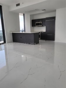 Comprar apartamento no Brickell Heights East 4303