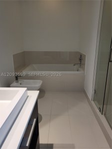 Comprar apartamento no Brickell Heights East 4303