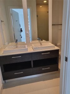 Comprar apartamento no Brickell Heights East 4303