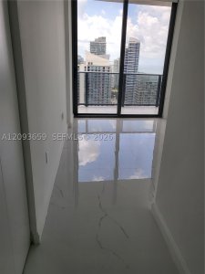 Comprar apartamento no Brickell Heights East 4303