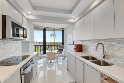 Comprar apartamento no 2000 Williams Island 808